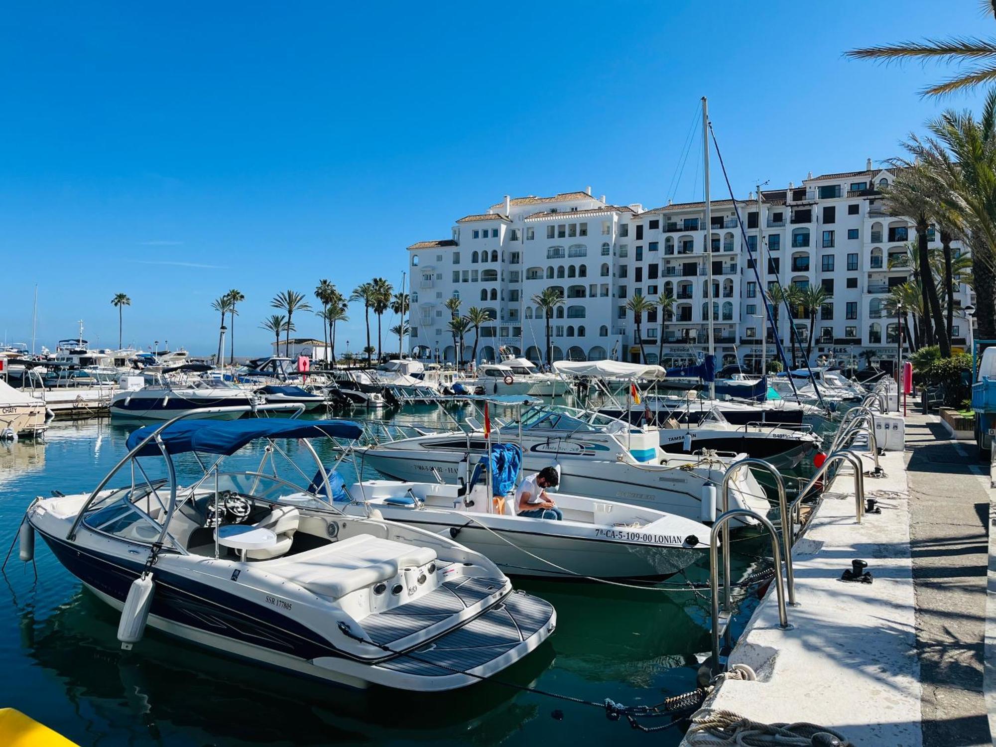 Duquesa Suites Golf And Garden Castillo de Sabinillas Luaran gambar