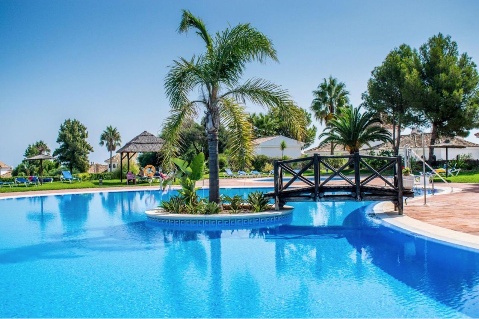 Duquesa Suites Golf And Garden Castillo de Sabinillas Luaran gambar